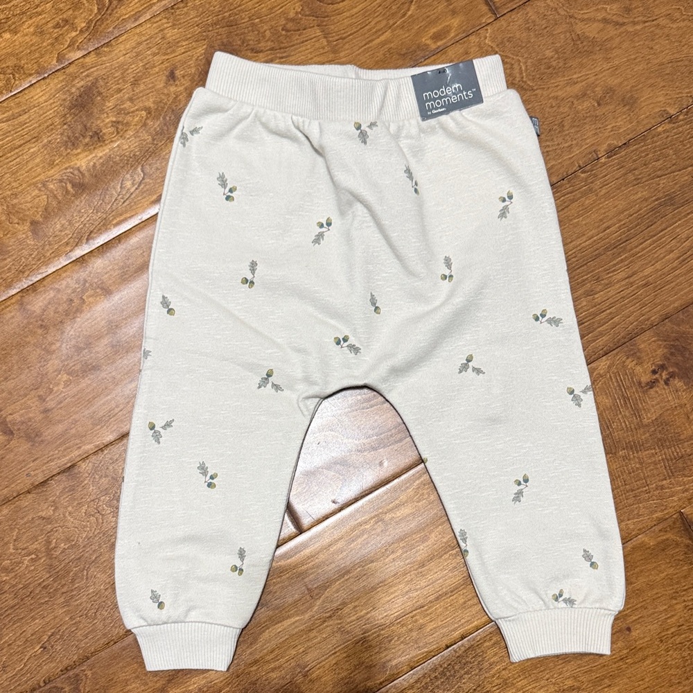 NWT Size 18M Modern Moments Cream Bottoms with Acorn Pattern